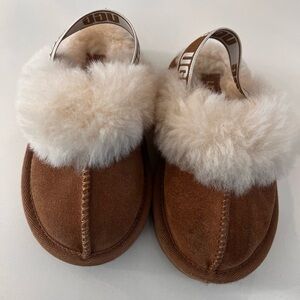 UGG toddler size 8 Funkette slippersrs